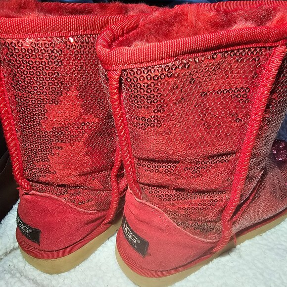 UGG Holiday Red Sequin Boots – Size 8 – Limited Edition Sparkle - Picture 13 of 15